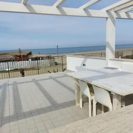 Alloggio Turistico Vista Mare Focene Exterior photo